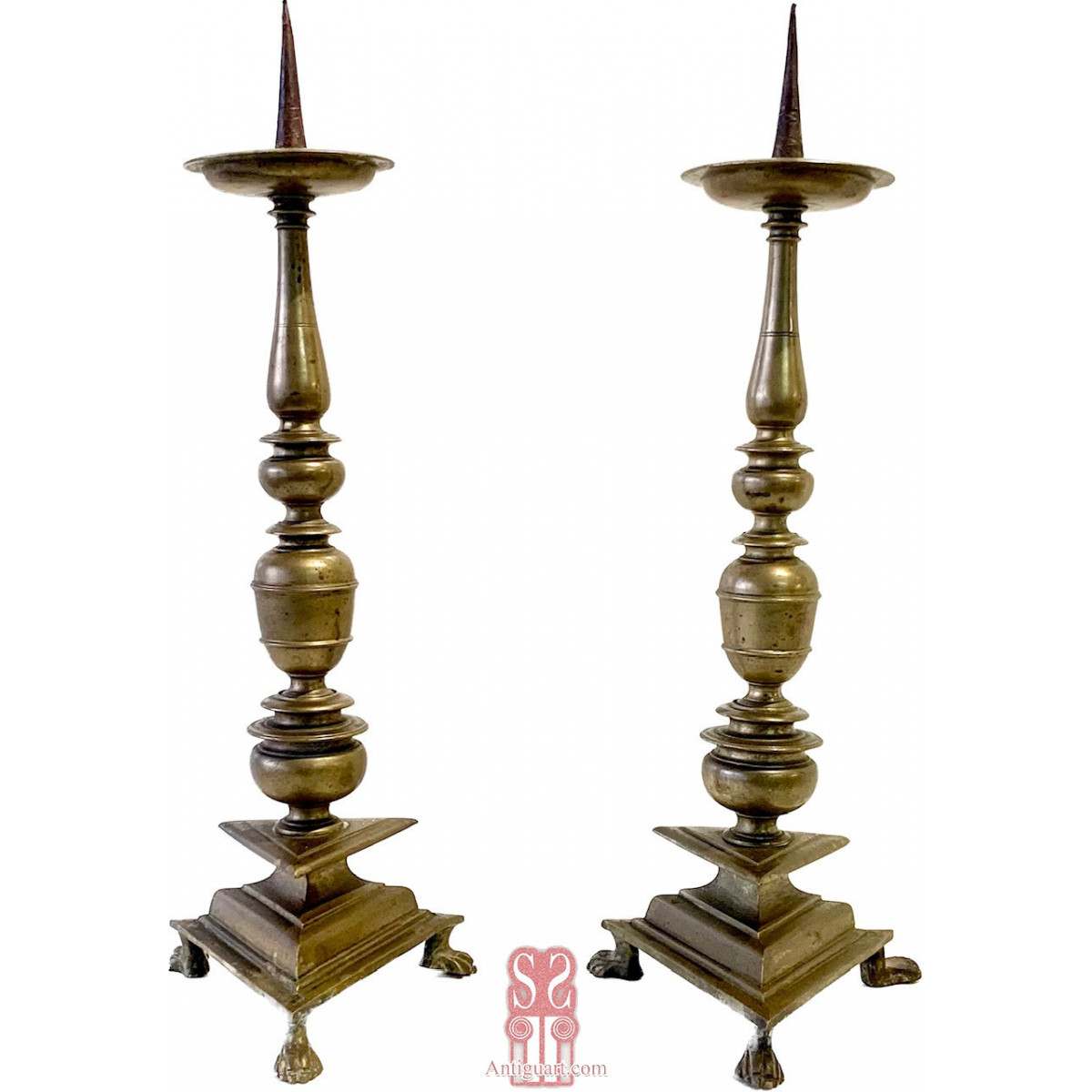 Pareja de candeleros de bronce italianos siglo XVII