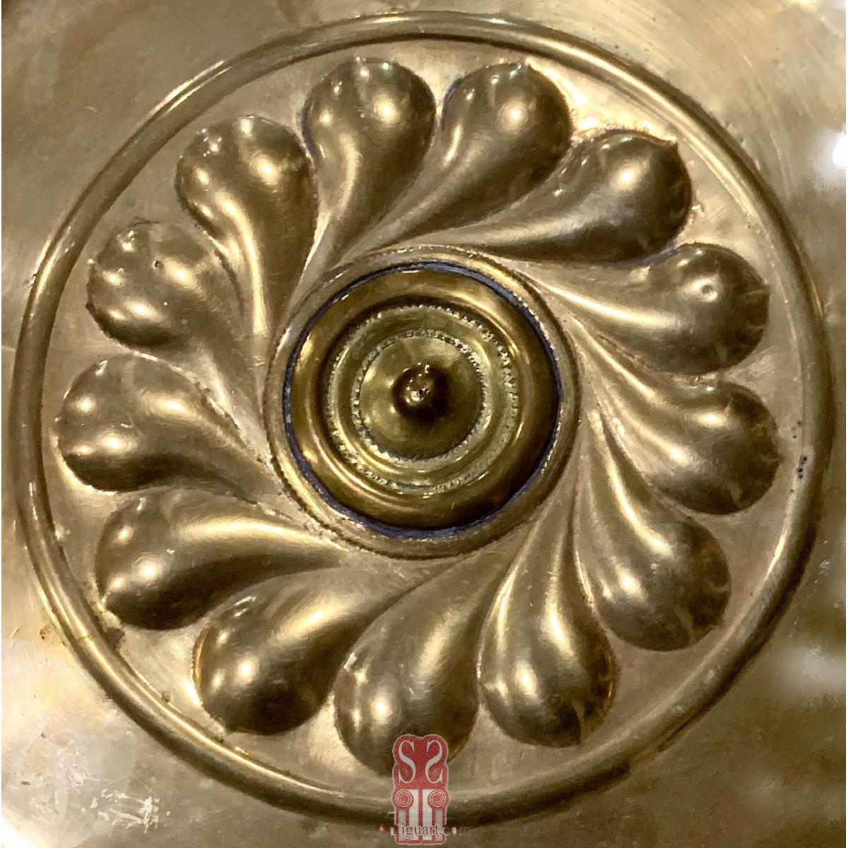 Plato petitorio del siglo XVII.