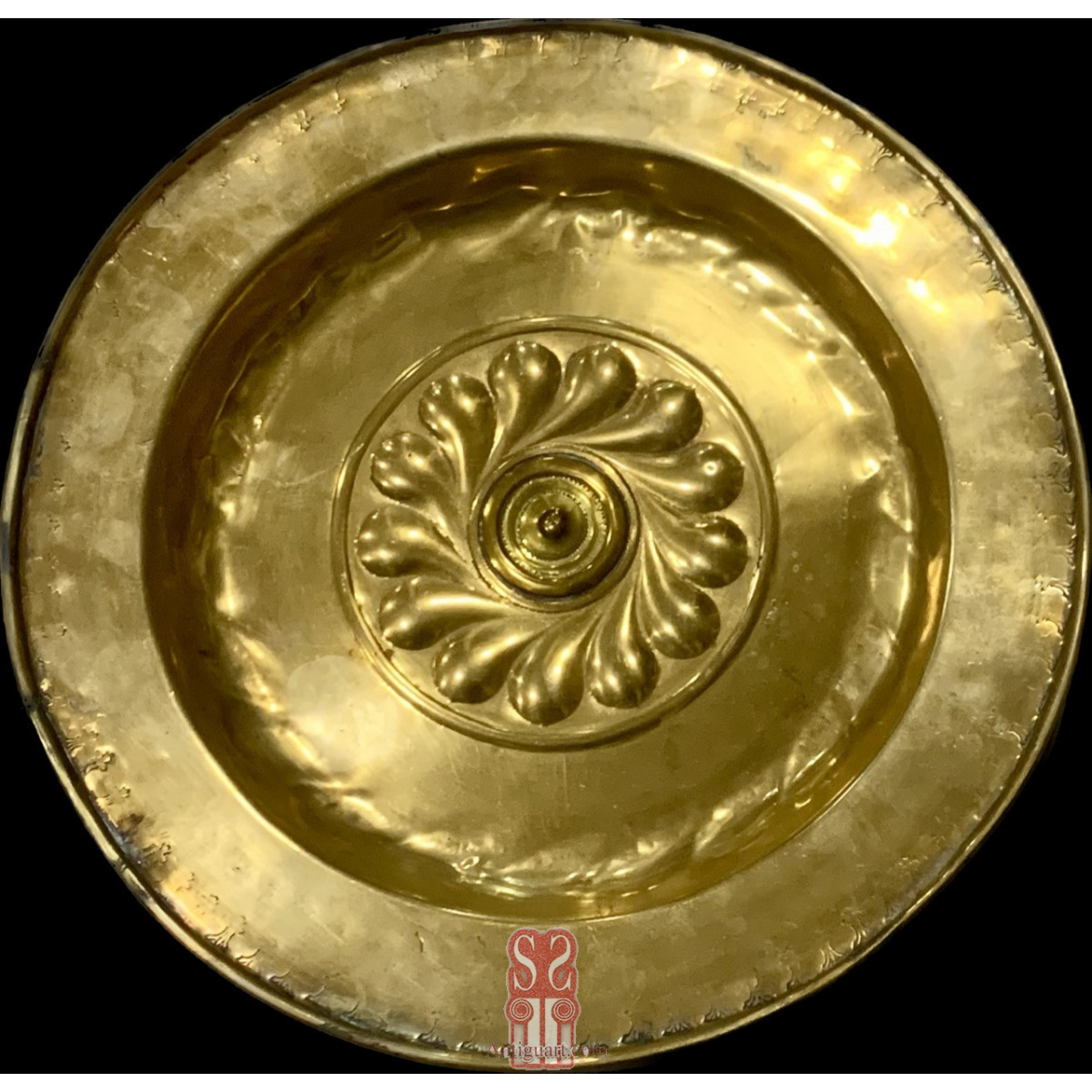 Plato petitorio del siglo XVII.