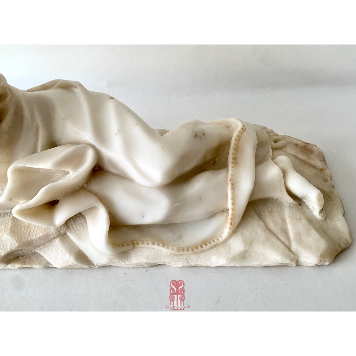 Magdalena penitente,  mármol blanco del siglo XVIII.