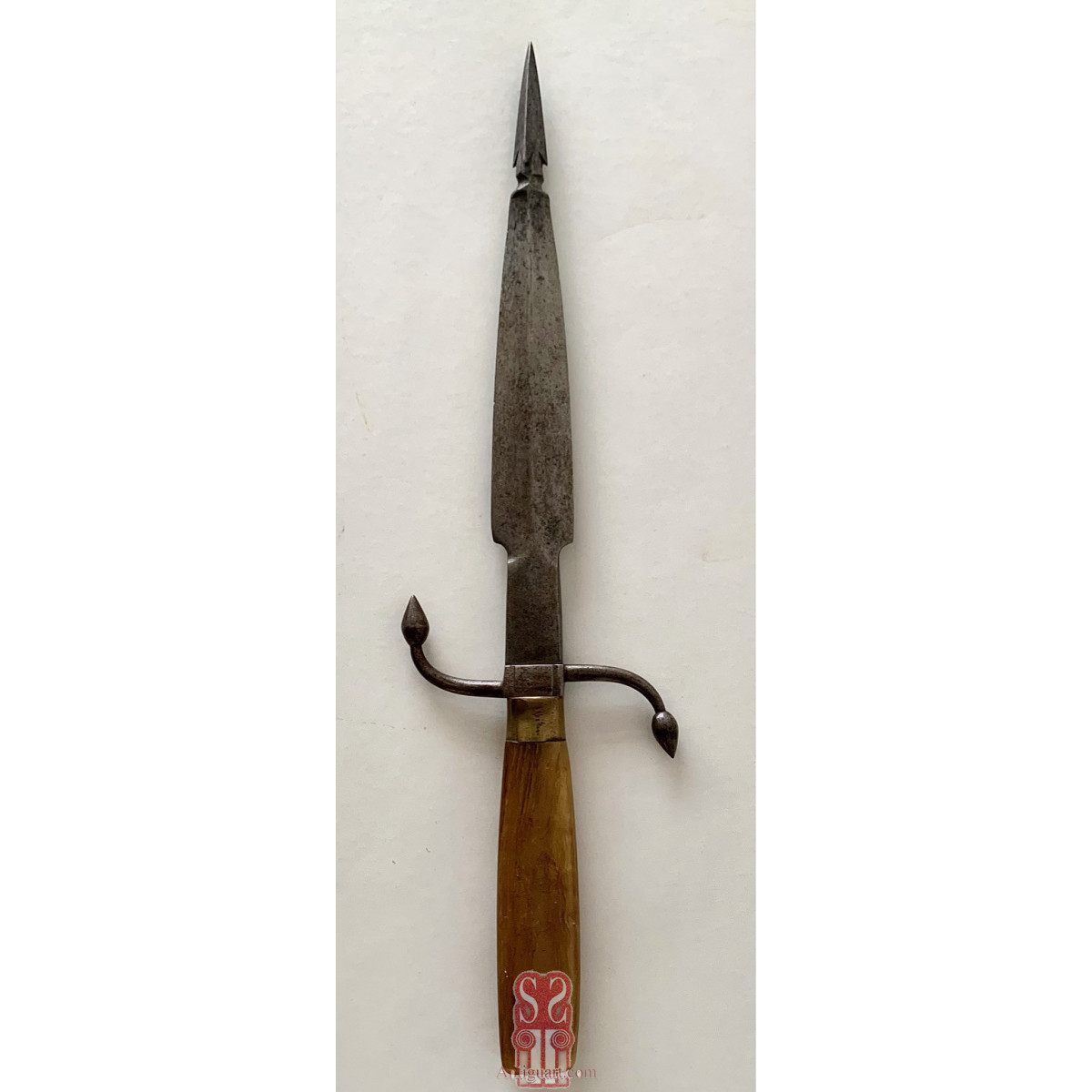 Rara daga del siglo XIX.