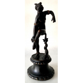 Afrodita o Venus al baño , bronce del siglo XIX. 2