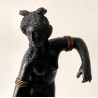 Afrodita o Venus al baño , bronce del siglo XIX.