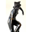 Afrodita o Venus al baño , bronce del siglo XIX.