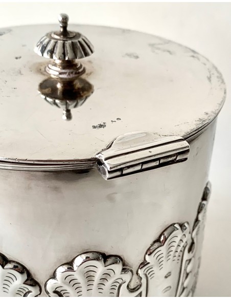 Antigua galletera de plata de ley inglesa en venta