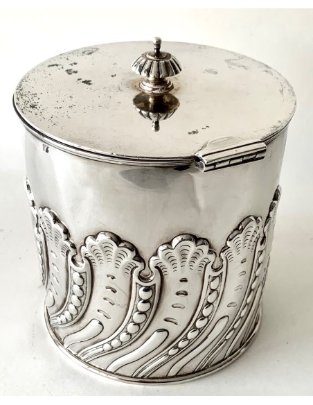 Antigua galletera de plata de ley inglesa en venta