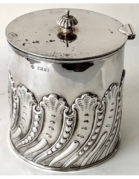 Antigua galletera de plata de ley inglesa en venta