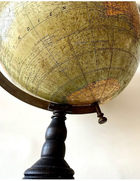 Antico Globo terrestre francese, principio del XX secolo in vendita
