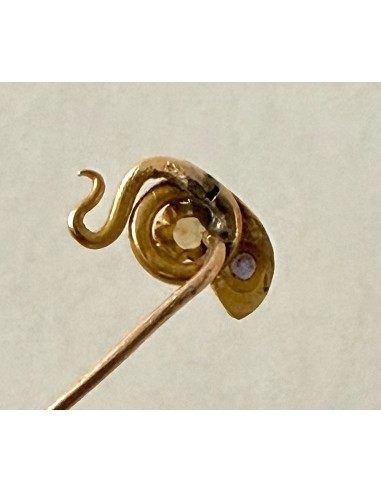 Spilla d’oro di 18 K in forma di serpente con perla e zaffiro