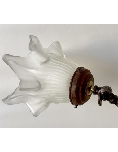 Lámpara de mesa modernista de bronce con tulipa de cristal original en venta