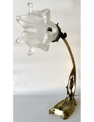 Lámpara de mesa modernista de bronce con tulipa de cristal original en venta