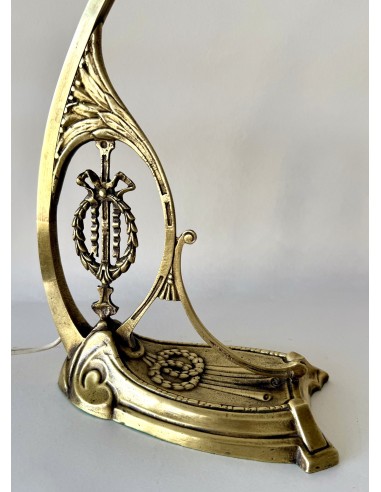 Lámpara de mesa modernista de bronce con tulipa de cristal original en venta
