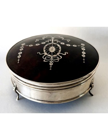 Rotonda Scatola inglesa d’argento sterling e tartaruga, con intarsi sul coperchio