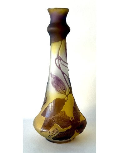 Jarrón de cristal Gallé, Francia principios del siglo XX.