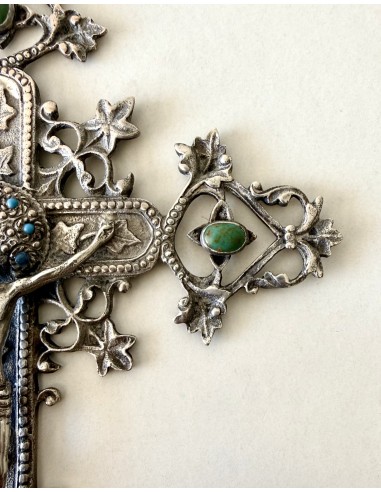 Grande crucifijo de plata de ley con turquesas de principios del siglo XX.