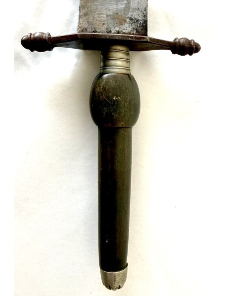 Antigua bayoneta de taco de colección de principios del siglo XIX en venta.