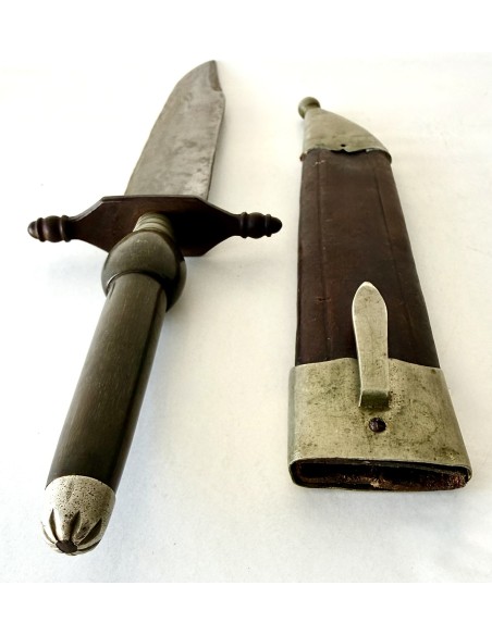 Antigua bayoneta de taco de colección de principios del siglo XIX en venta.