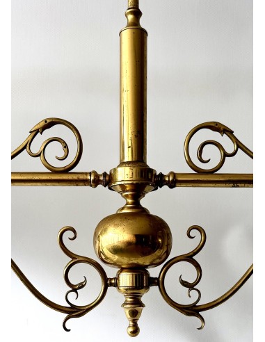 Original lampara de techo de época modernista tipo de billar de latón y opalinas.