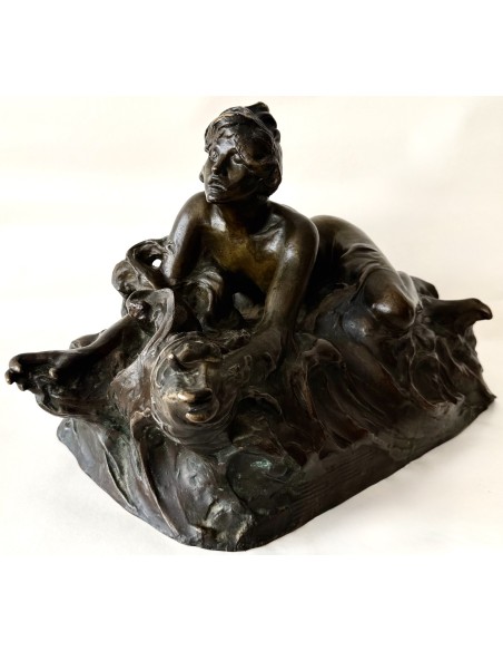 Charles Van Der Stappen, “Mujer entre olas”, bronce a cera perdida, 1890 circa.