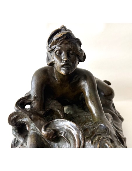 Charles Van Der Stappen, “Mujer entre olas”, bronce a cera perdida, 1890 circa.