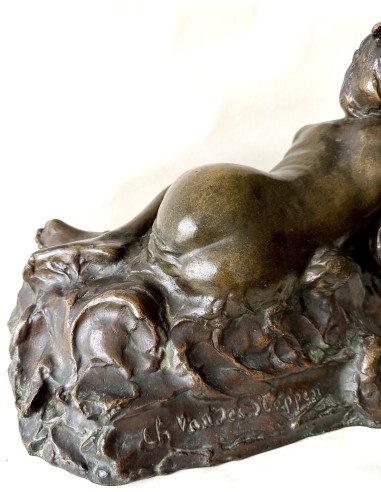Charles Van Der Stappen, “Mujer entre olas”, bronce a cera perdida, 1890 circa.