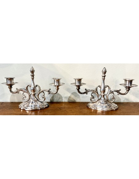Pareja de candelabros de dos velas en plata de ley