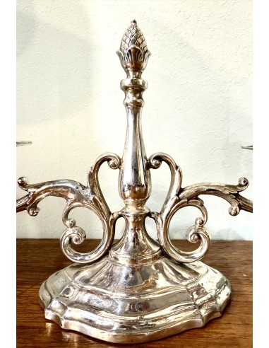 Pareja de candelabros de dos velas en plata de ley Inglaterra.