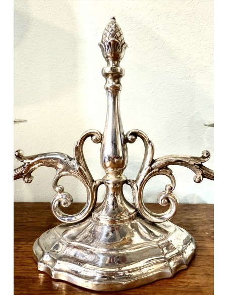 Pareja de candelabros de dos velas en plata de ley Inglaterra.