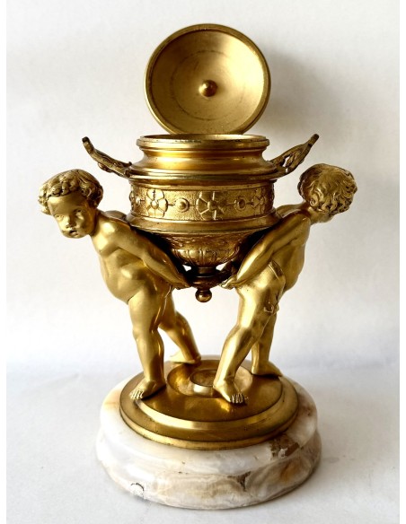 Antiguo tintero de bronce dorado del siglo XIX pieza de colección.