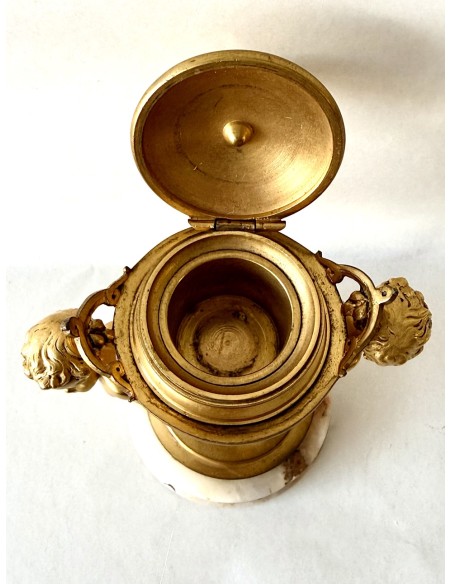 Antiguo tintero de bronce dorado del siglo XIX pieza de colección.