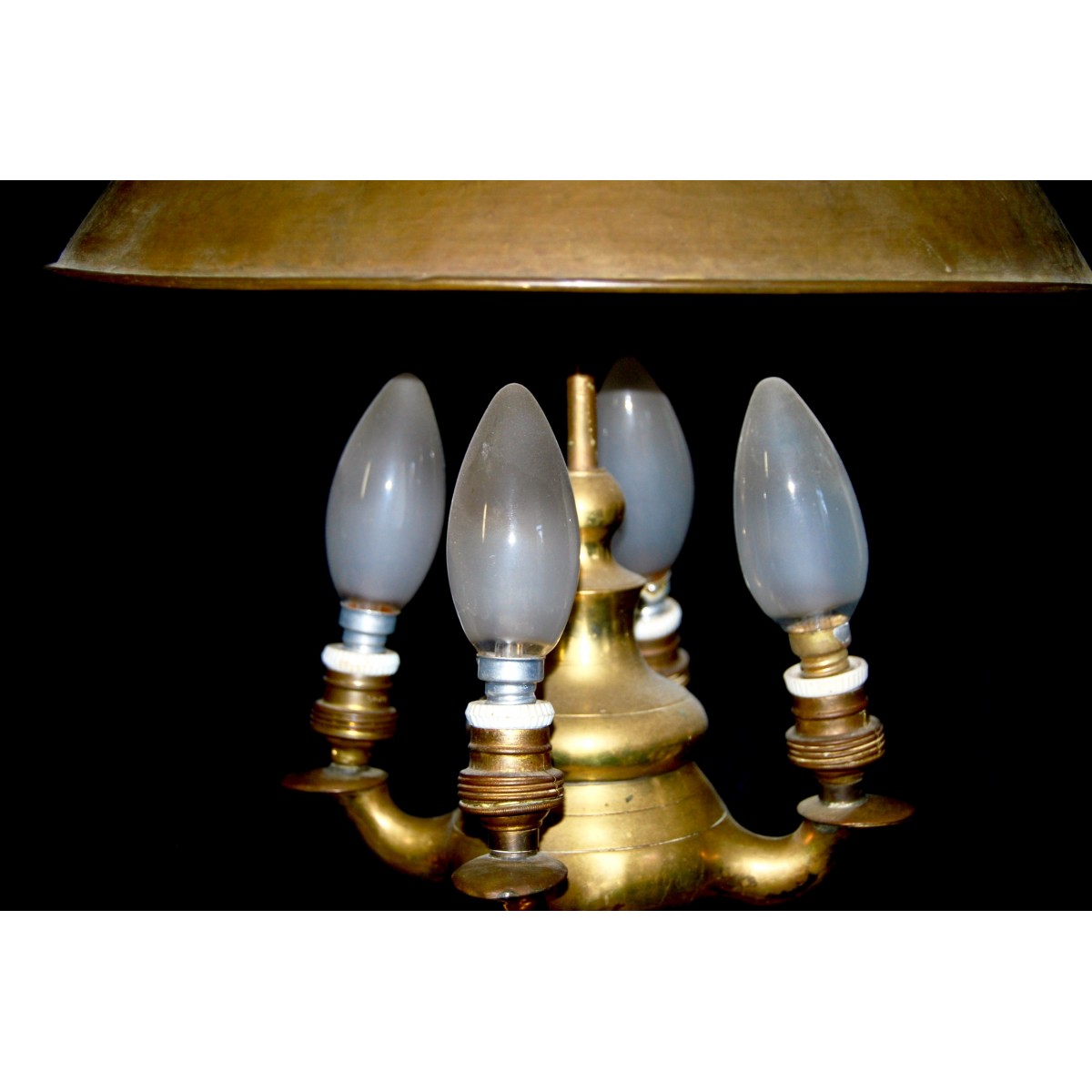 Lampara de aceite de bronce, siglo XIX.