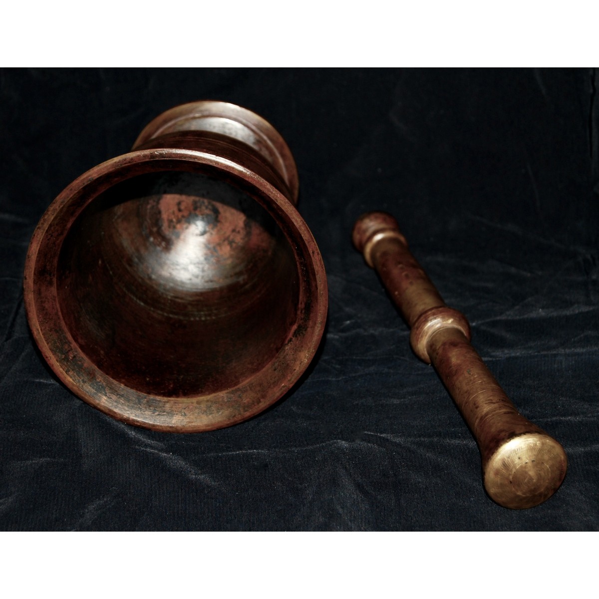 Mortero de bronce del siglo XVIII